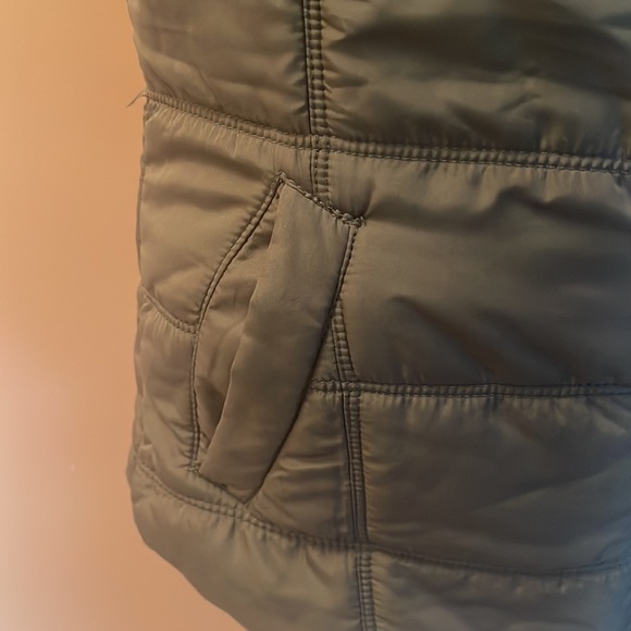 Aeropostale small green vest - Picture 6 of 7